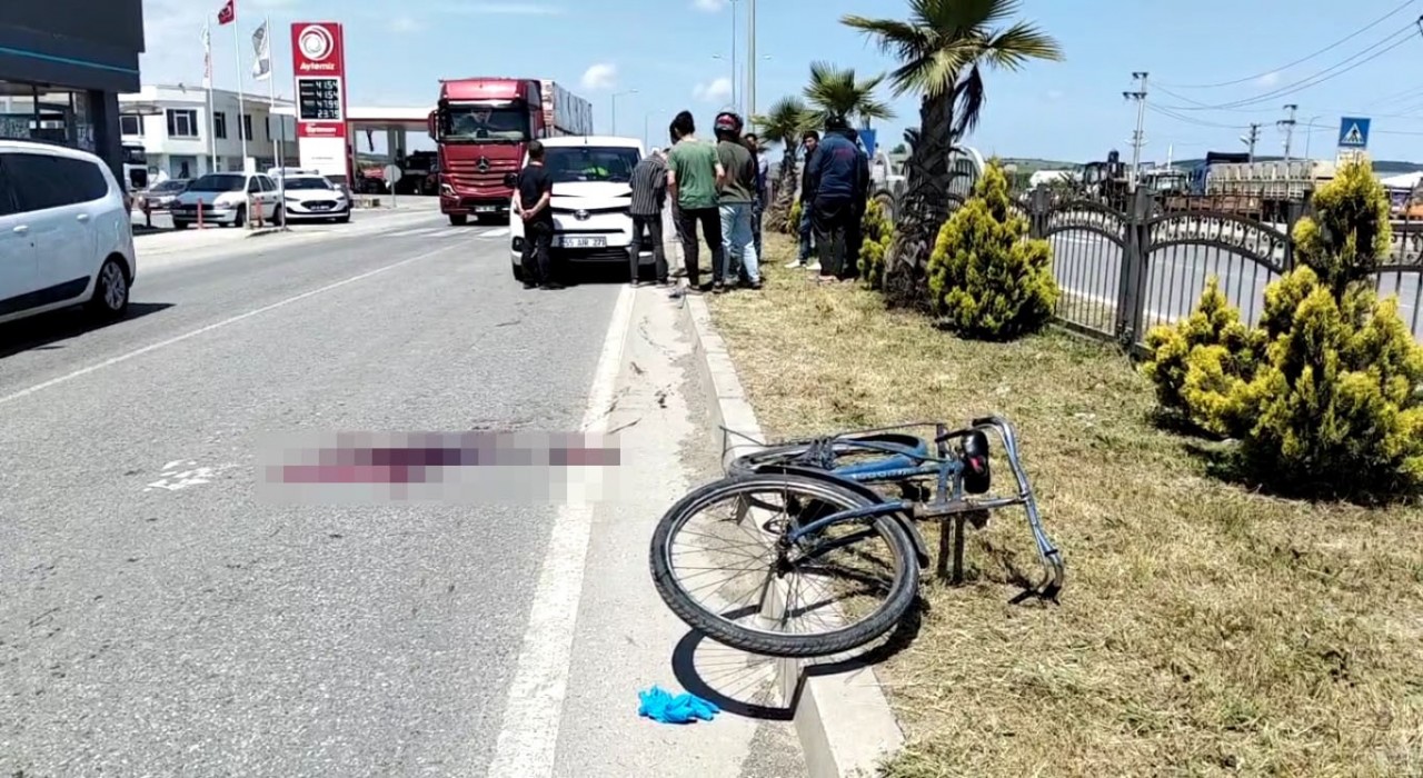 Hafif ticari aracın çarptığı bisiklet sürücüsü hayatını kaybetti
