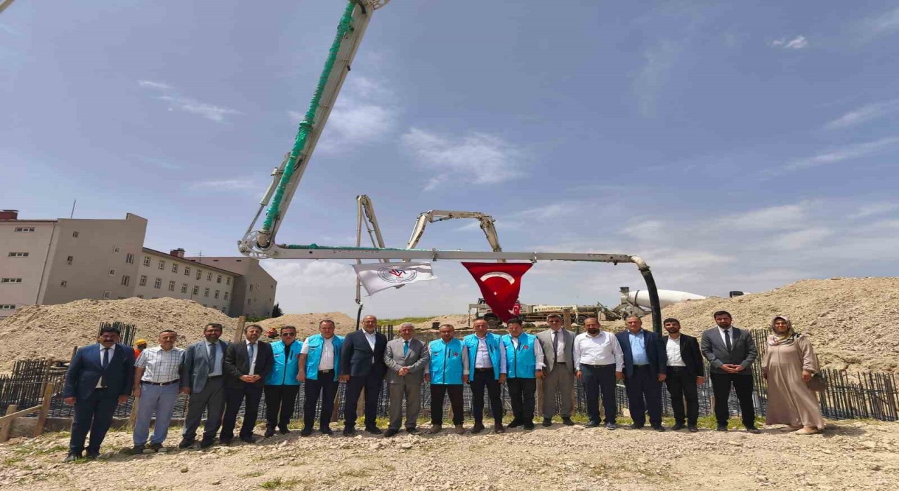 Hafızlık ve Kuran kursu temeli dualarla atıldı