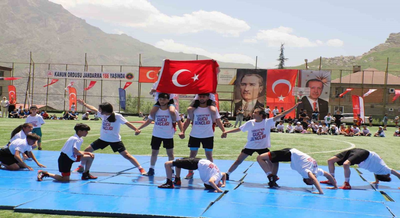 Hakkâride 19 Mayıs coşkusu