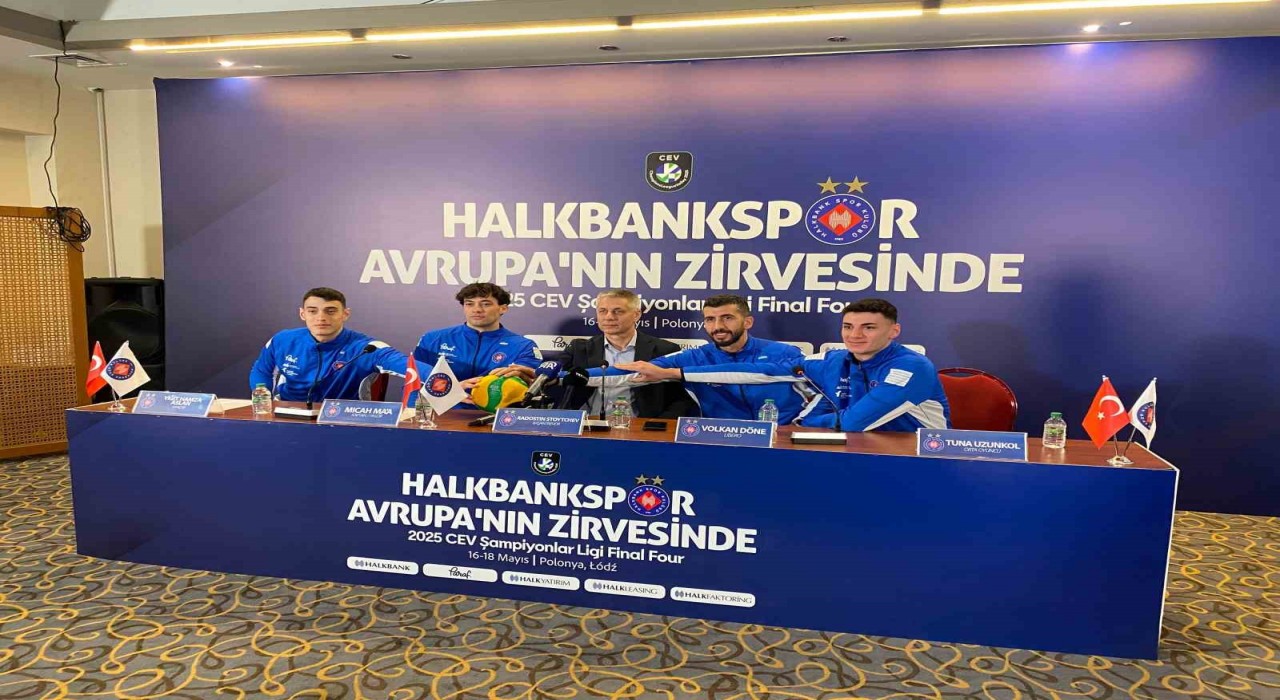 Halkbank Ankara Başantrenörü Stoytchev: Dörtlü finale savaşmaya hazır gidiyoruz, hiçbir takımdan korkmayacağız