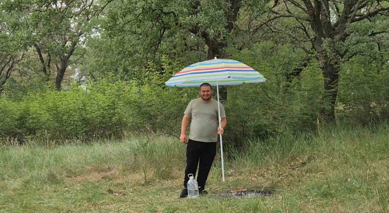 Hasköyde yarım asırlık gelenek: Mangalları şemsiye ile korudular