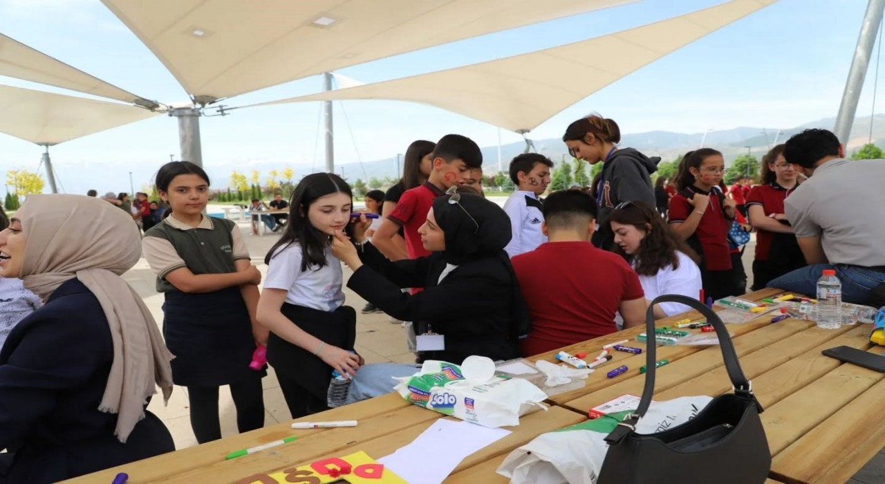 Haydi Kampüse Matematikle Oynayalım Şenliği