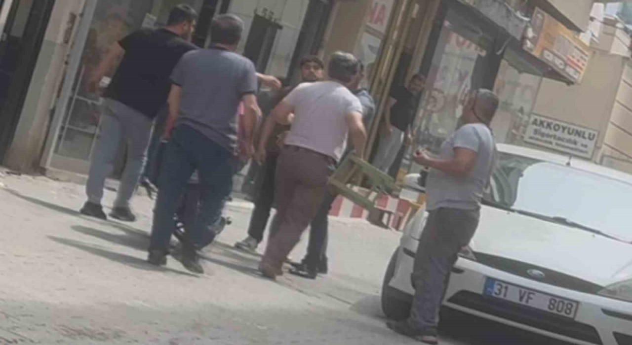 Hayırdır ya diyerek başlanan tabureli tartışma kamerada