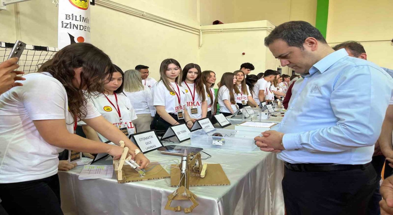 Hayraboluda liseli gençler bilim fuarında projelerini sergiledi