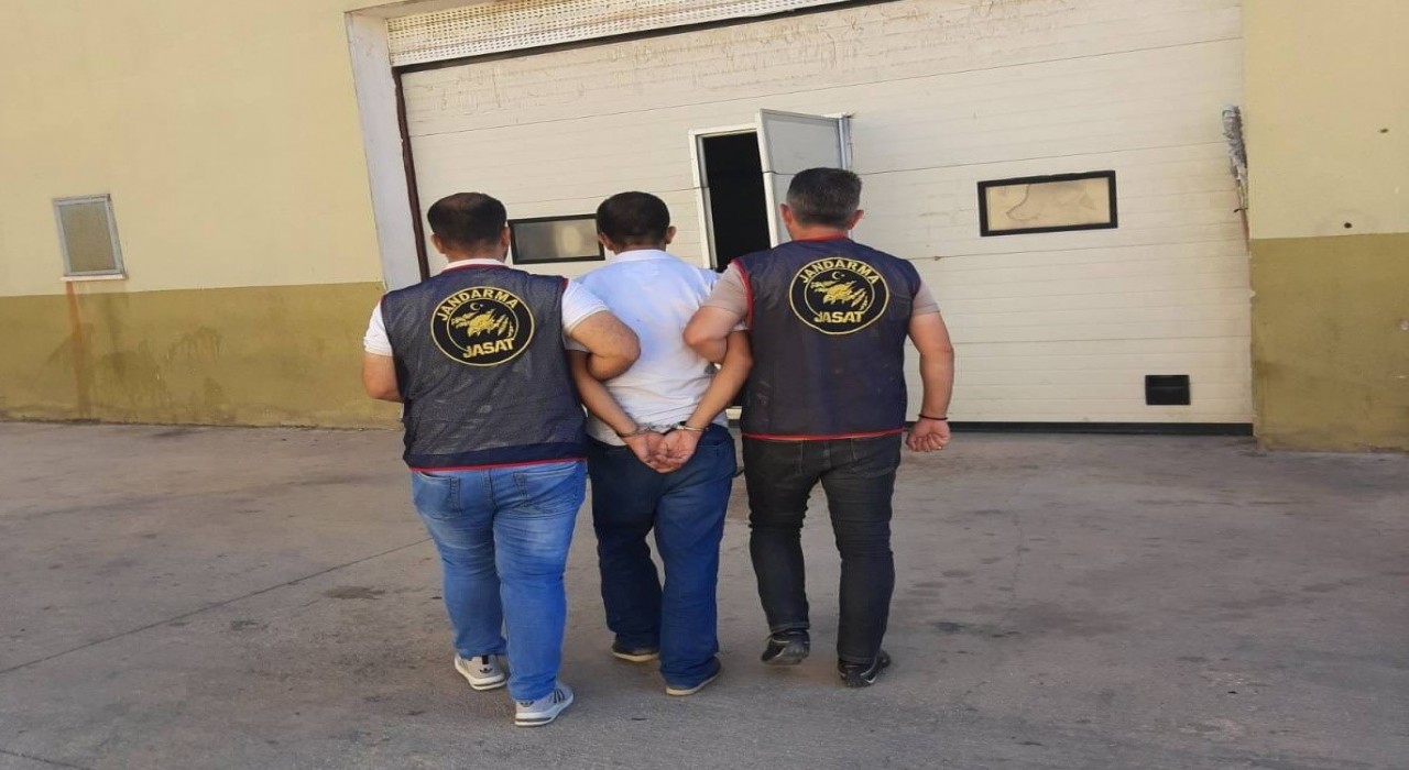 Hırsızlık suçundan aranan hükümlüyü jandarma yakaladı