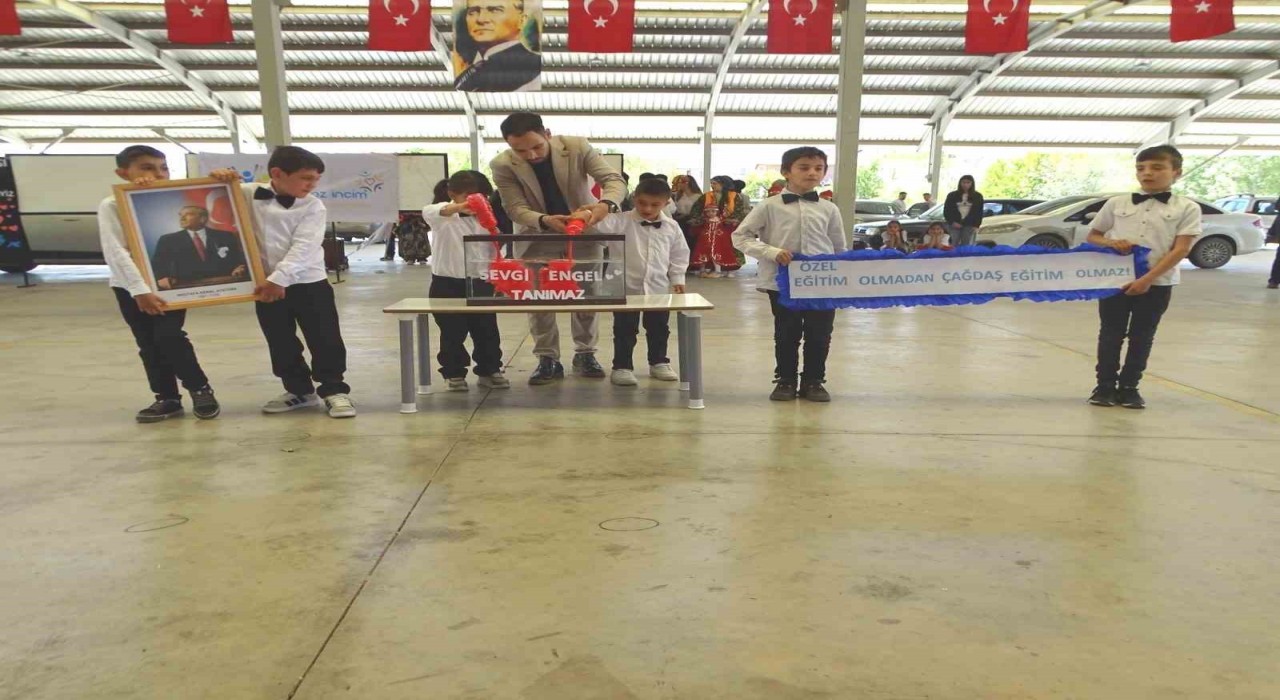 Hisarcıkta özel öğrencilerin gösterileri büyük ilgi gördü