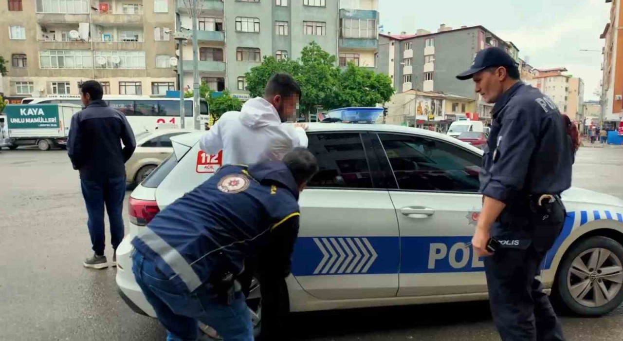 Iğdırda düzensiz göç ile mücadeleye yönelik huzur uygulaması gerçekleştirildi