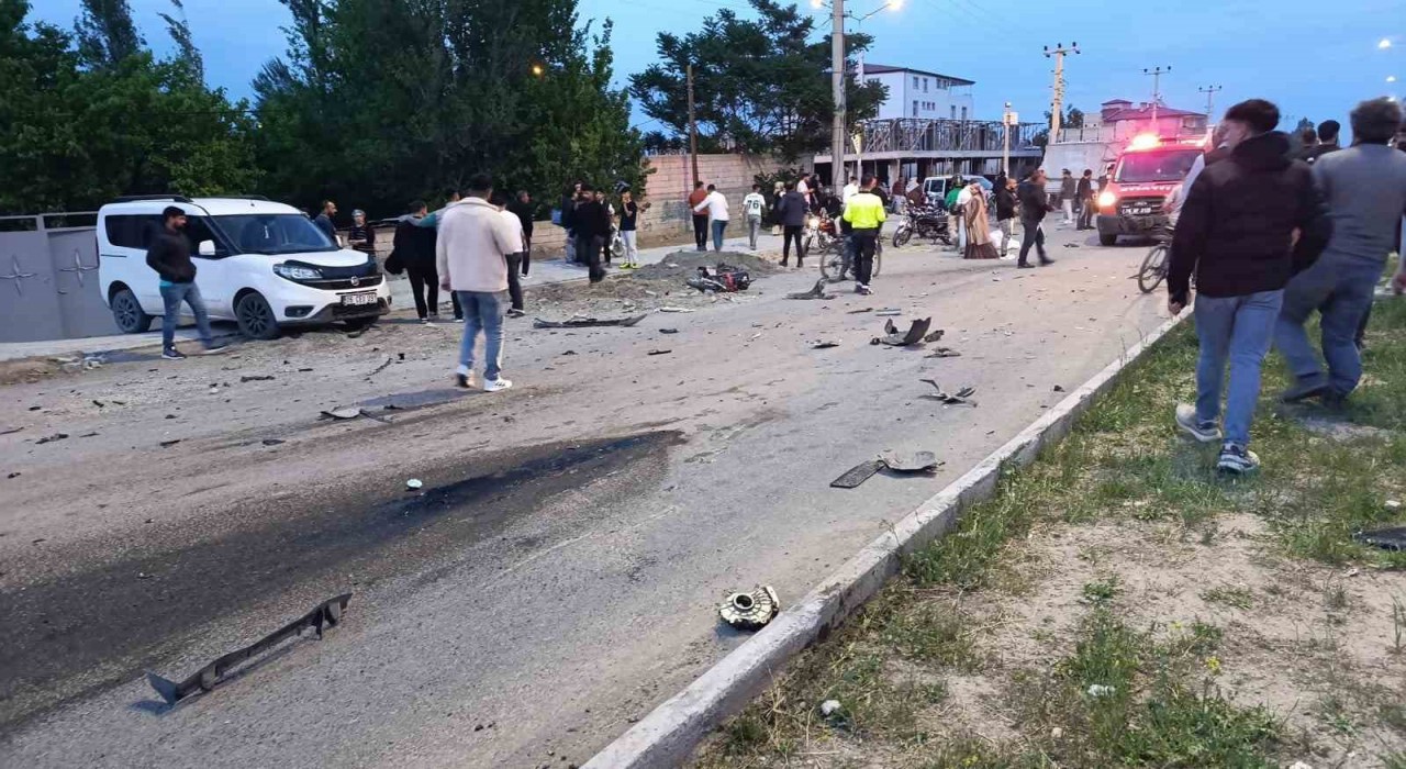 Iğdırda feci kaza: Otomobilin çarptığı motosikletli hayatını kaybetti