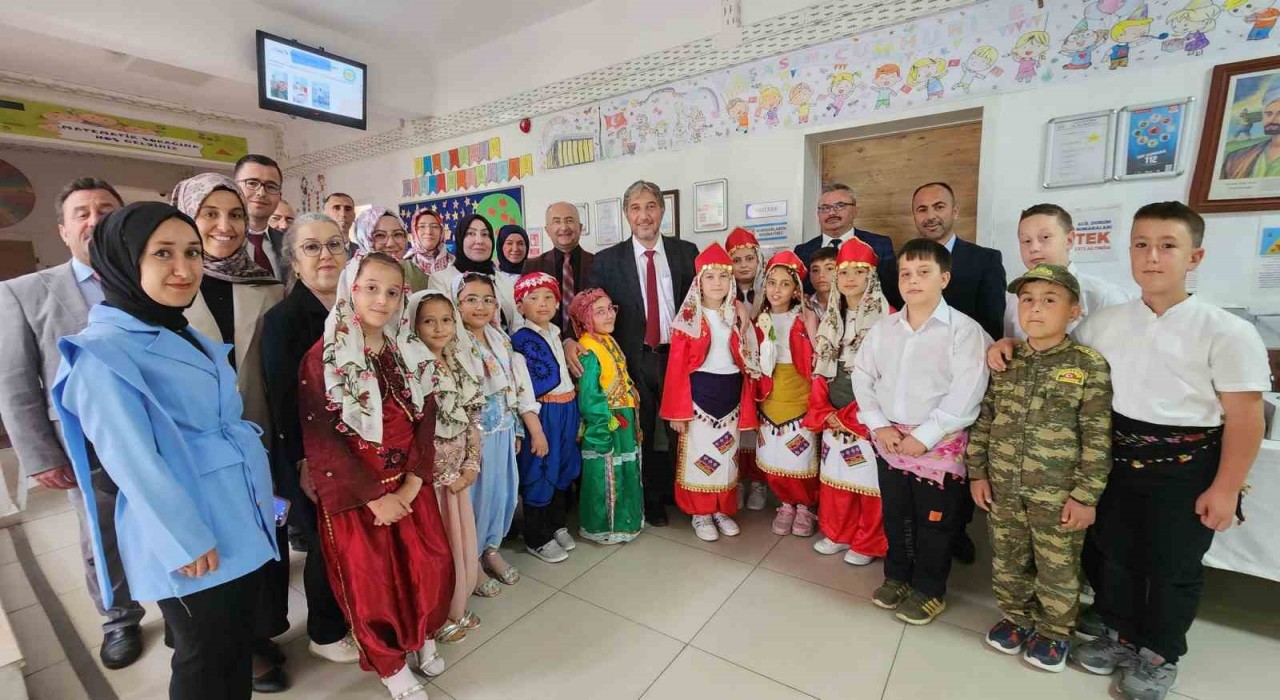 İl Milli Eğitim Müdürü Yılmaz: Bu dünyada anne, babanızın ve öğretmenlerinizin duaları sizi başarıya götürür