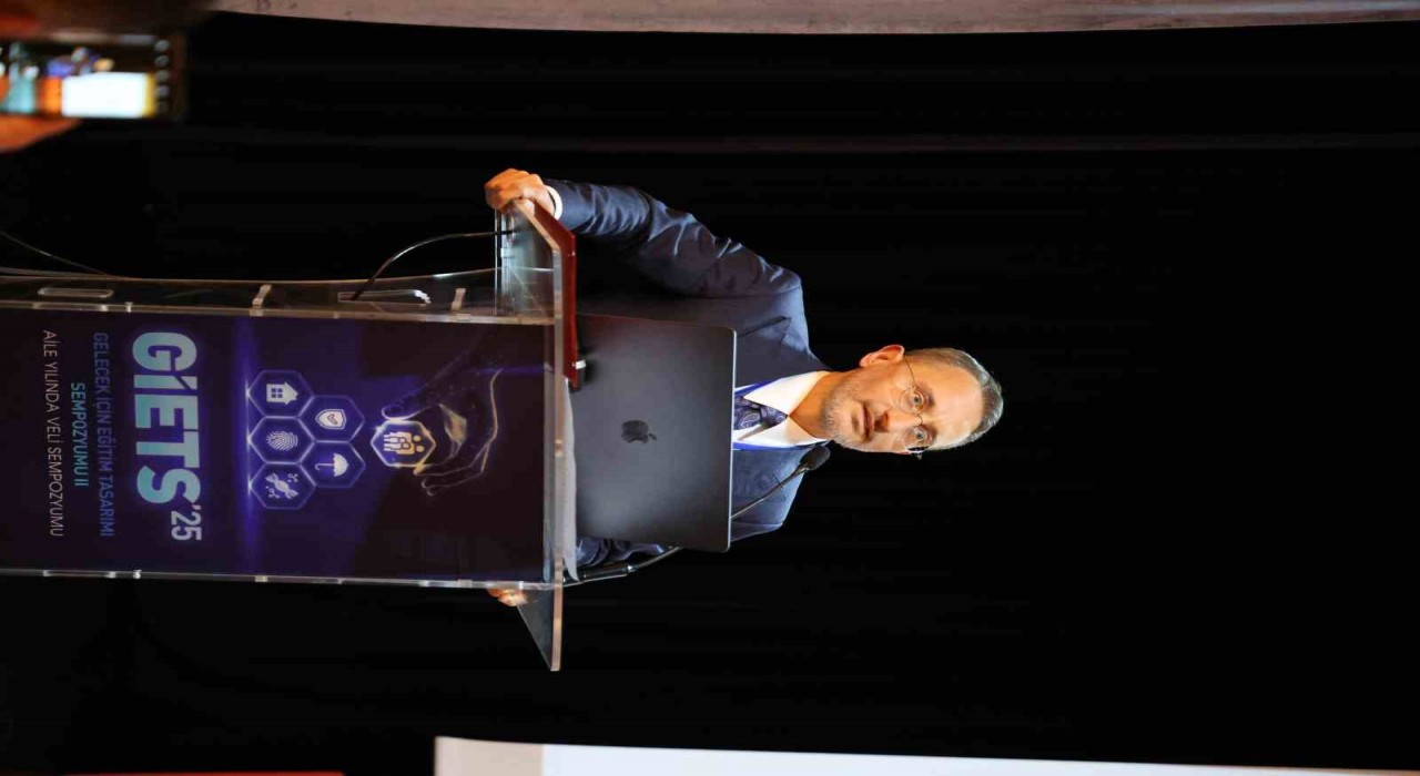 İletişim Başkanı Altun: Günümüzde dijital medya ve sosyal medya mecraları, dezenformasyonu katbekat artıran bir gelişme