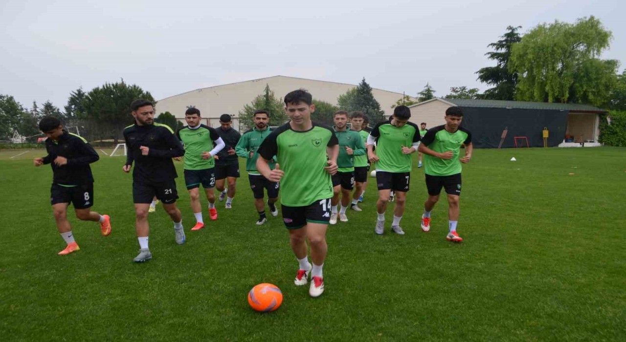 İlk 8e kalan Denizlispor U16 şampiyonluk için çalışıyor
