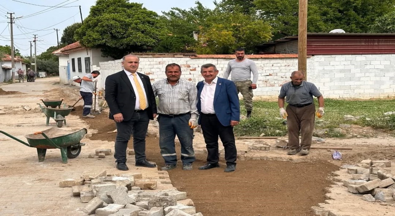İncirliova Belediyesinden ücretsiz yol tamiratı desteği