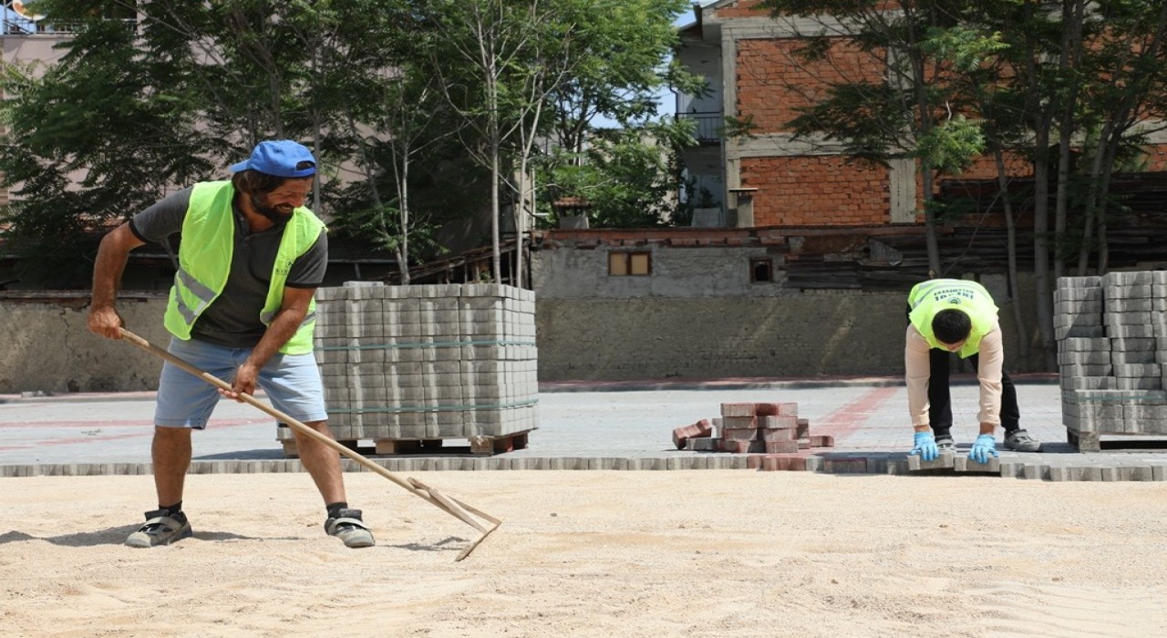 İnegöl Belediyesinden ücretsiz otopark alanı