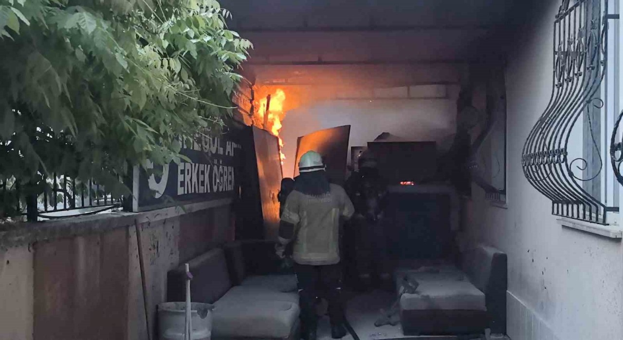 İnegölde öğrenci yurdunda yangın