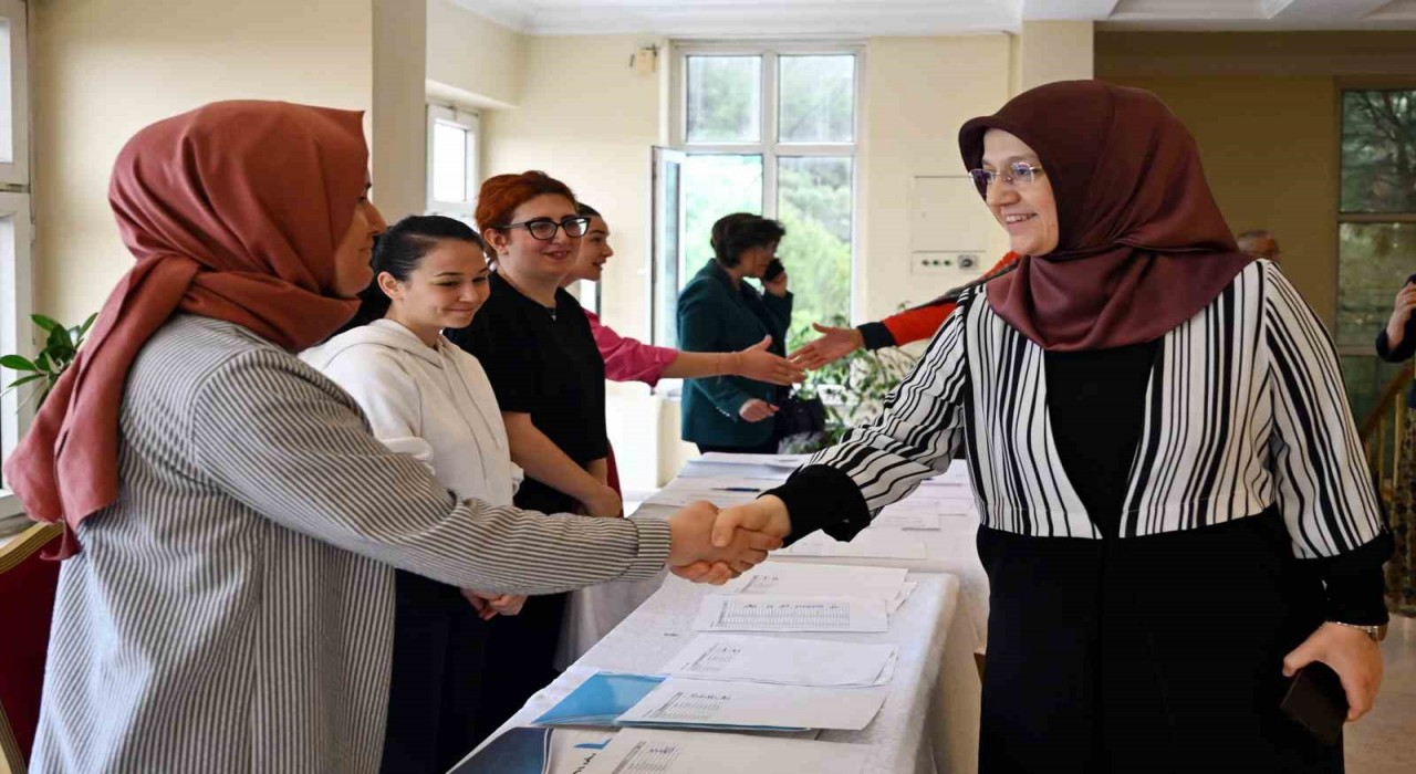 İŞKUR Gençlik programı iş arama becerileri eğitimi MCBÜde gerçekleştirildi