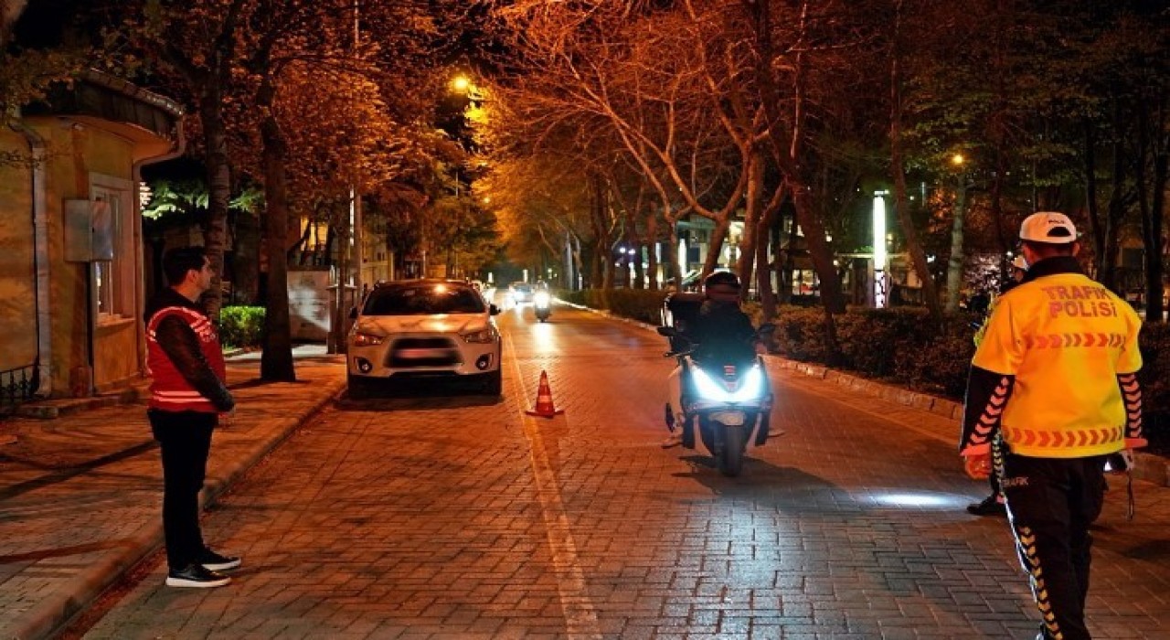 Ispartada 1 haftada 65 aranan şahıs yakalandı, 25 bin sürücüye cezai işlem uygulandı