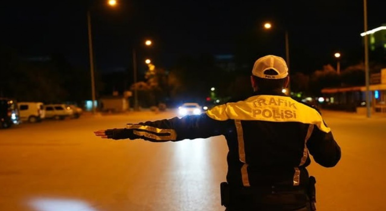 Ispartada 24 saatte 4 kişi gözaltına alındı, 26 araç trafikten men  edildi