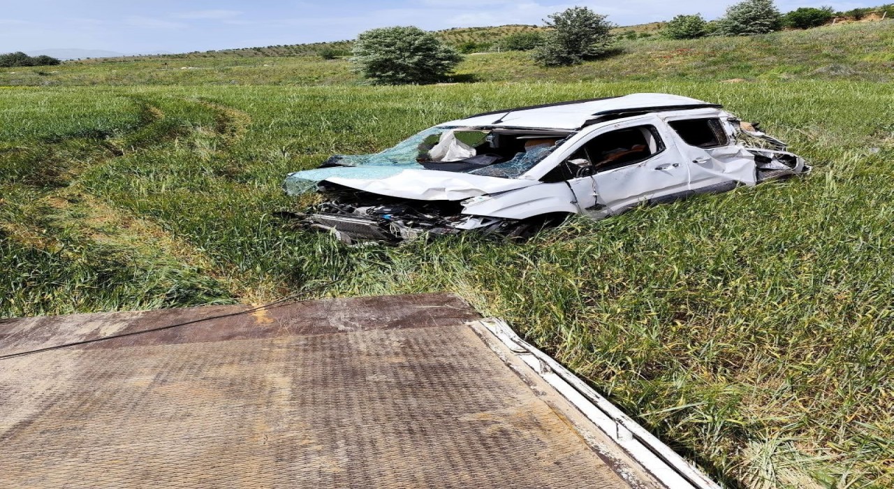 Ispartada hafif ticari araç şarampole yuvarlandı: 1 yaralı