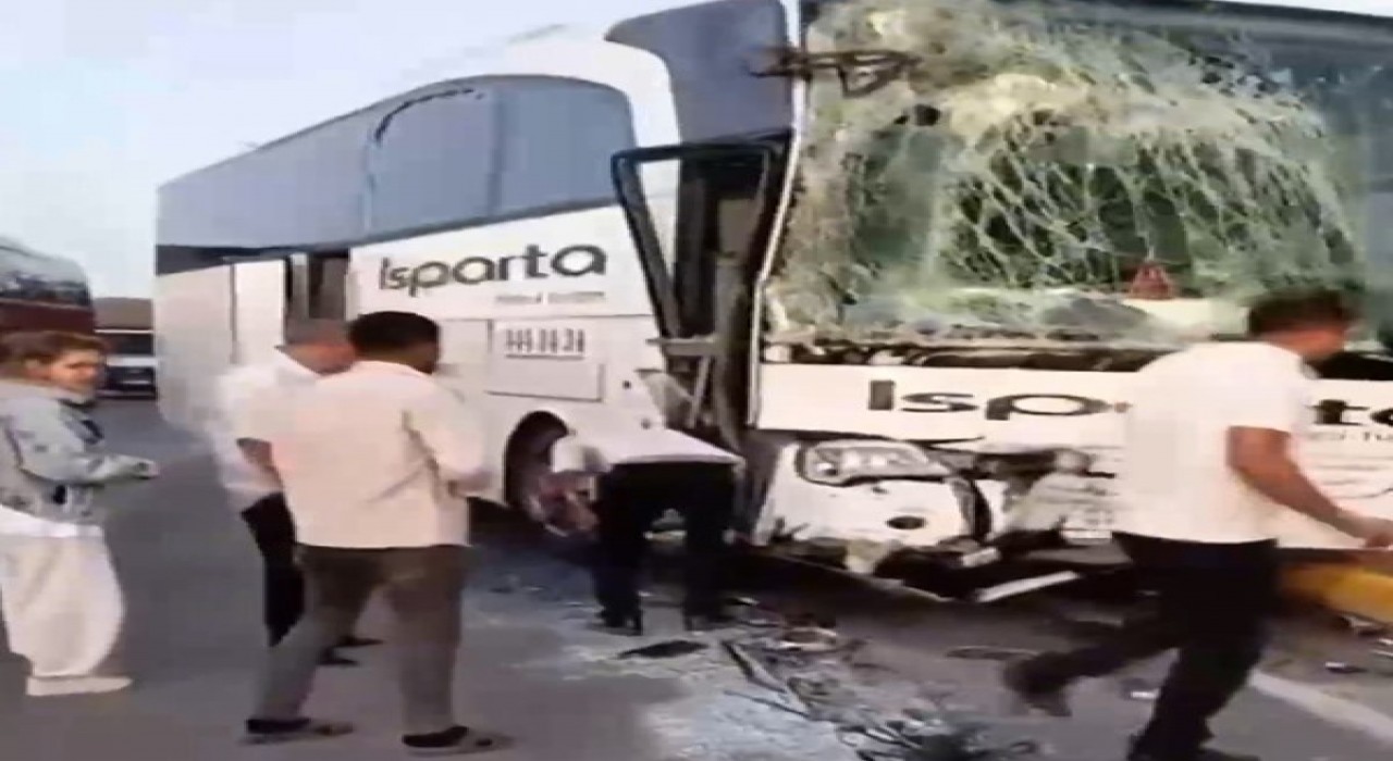 Ispartada iki yolcu otobüsü çarpıştı: 1i ağır 27 yaralı