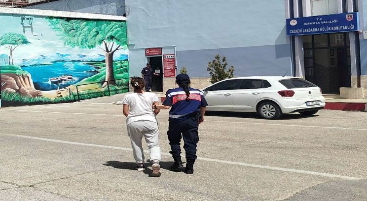 Ispartada nitelikli yağma suçundan 8 yıl hapis cezası bulunan şahıs yakalandı
