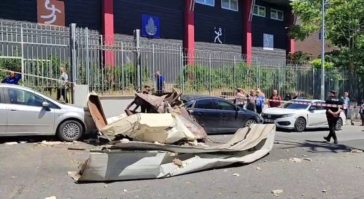 İstanbul Valiliğinden Bağcılardaki patlamaya ilişkin açıklama: Buhar kazanının patlaması sonucu 1 şahıs yaralandı