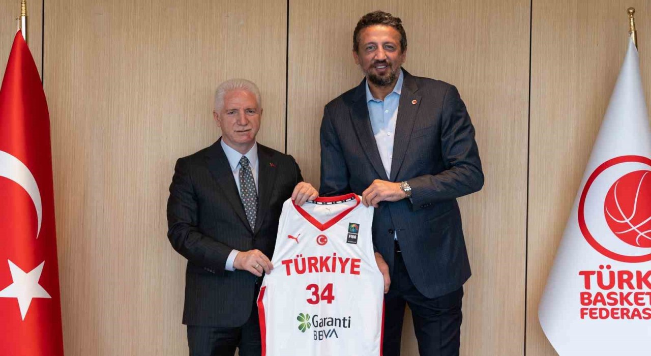 İstanbul Valisi Davut Gülden, TBF Başkanı Türkoğluna ziyaret