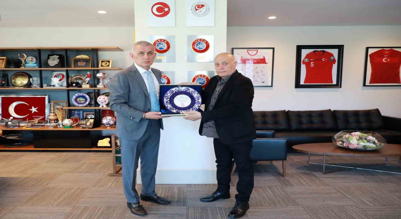 İstanbulspor Başkanı Sarıalioğlundan TFF Başkanı İbrahim Hacıosmanoğluna ziyaret