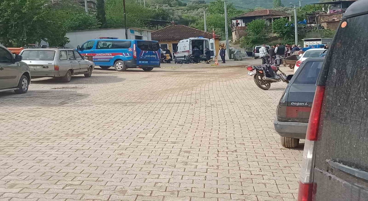 İzmirde 3 kişiyi yaralayan saldırgan kayıplara karıştı