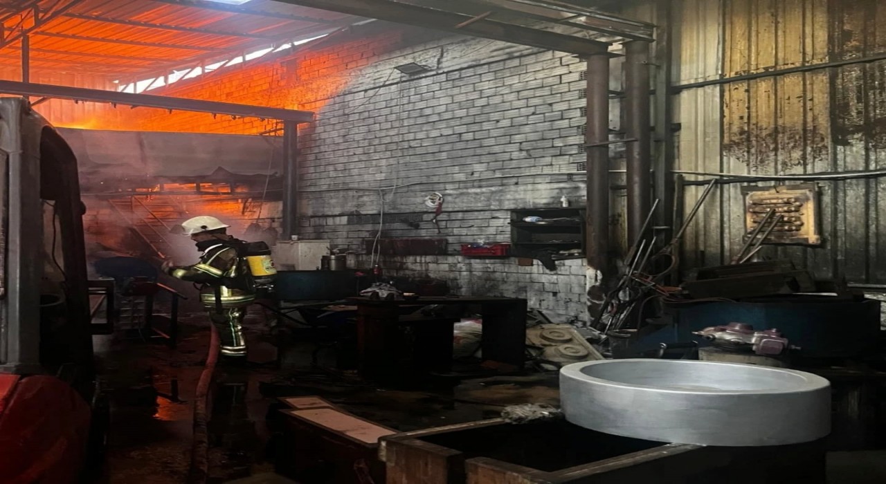 İzmirde metal döküm atölyesinde yangın