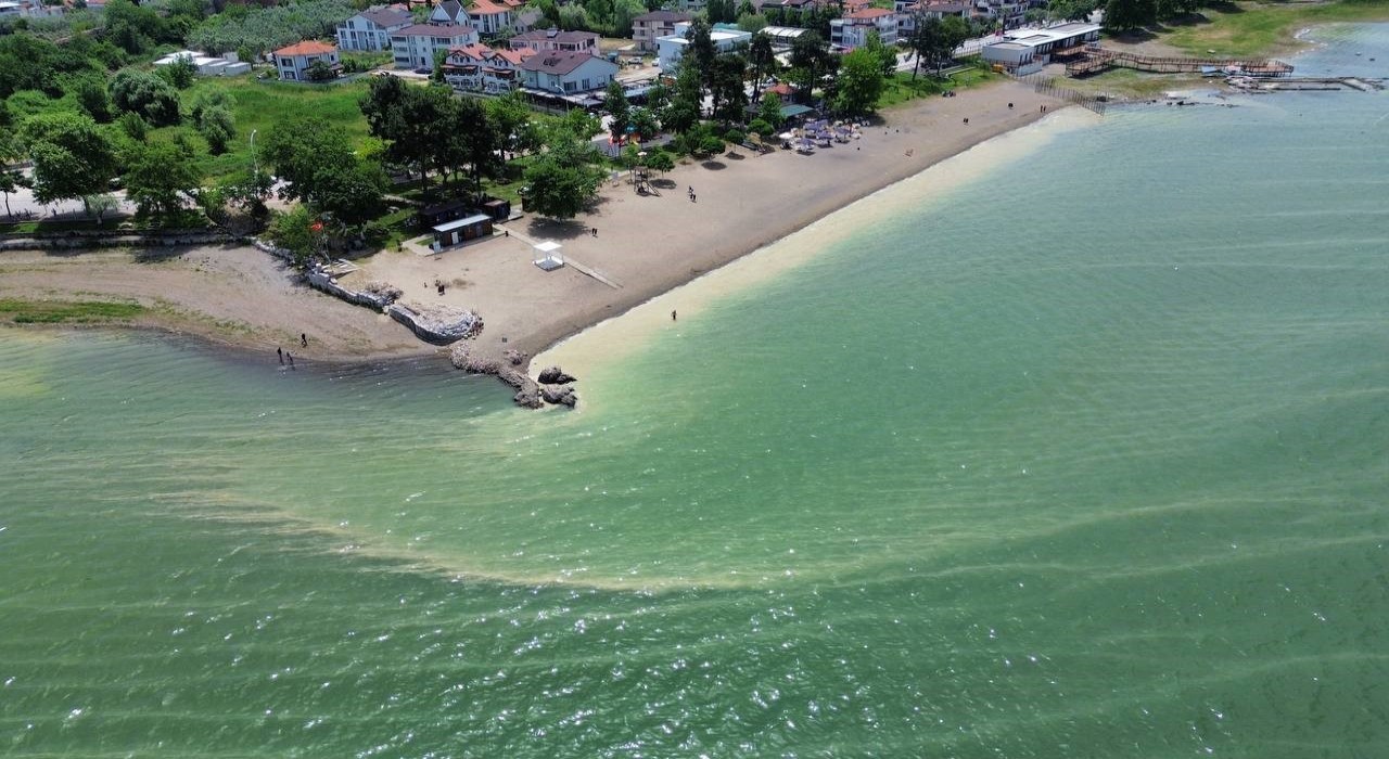İznik Gölünde endişelendiren görüntü
