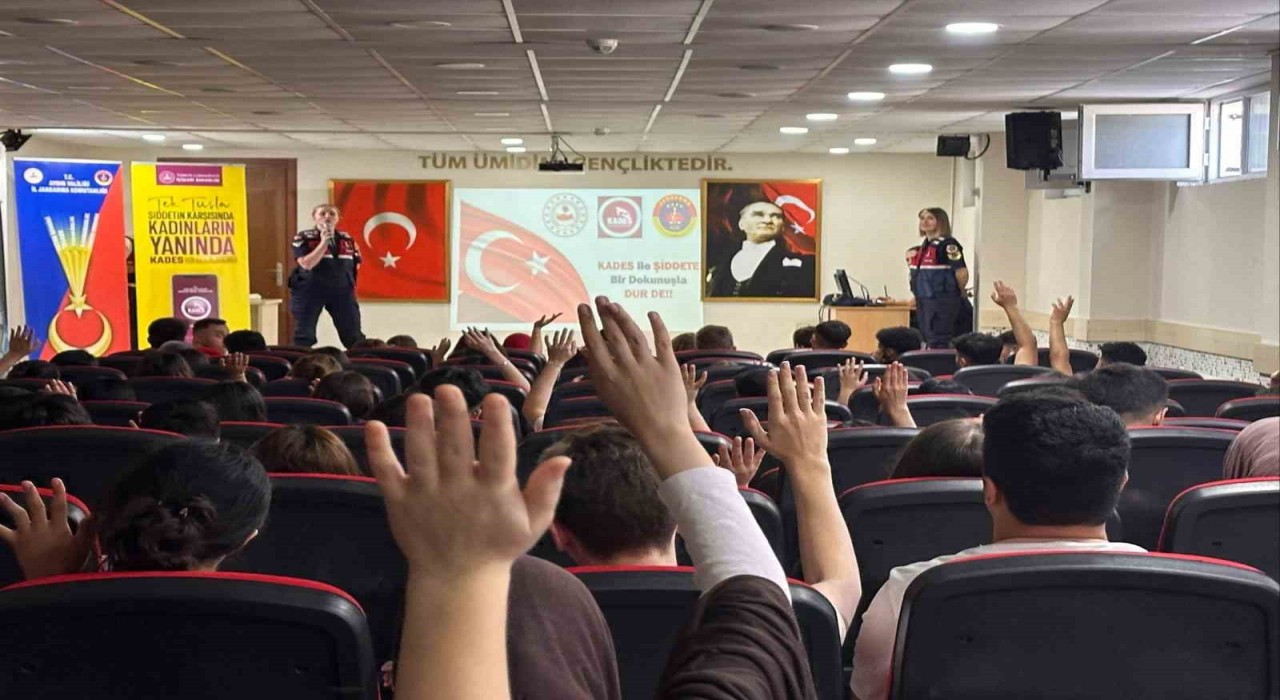 Jandarma liseli gençleri bilgilendirdi