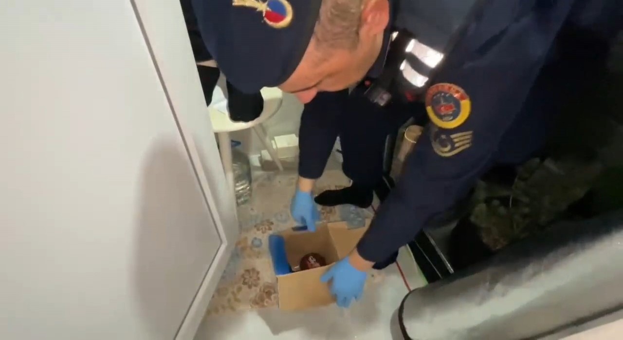 Jandarmadan evinde uyuşturucu yetiştiren şahsa operasyon