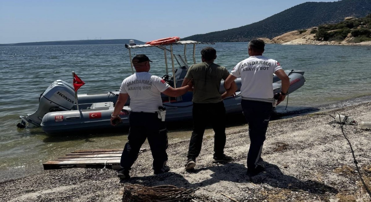 Jandarmayı görünce kaçmaya çalışan şüpheli yakalandı