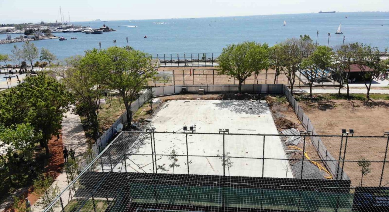 Kadıköy Kalamış Parkını betona boğdular: Halk isyan etti