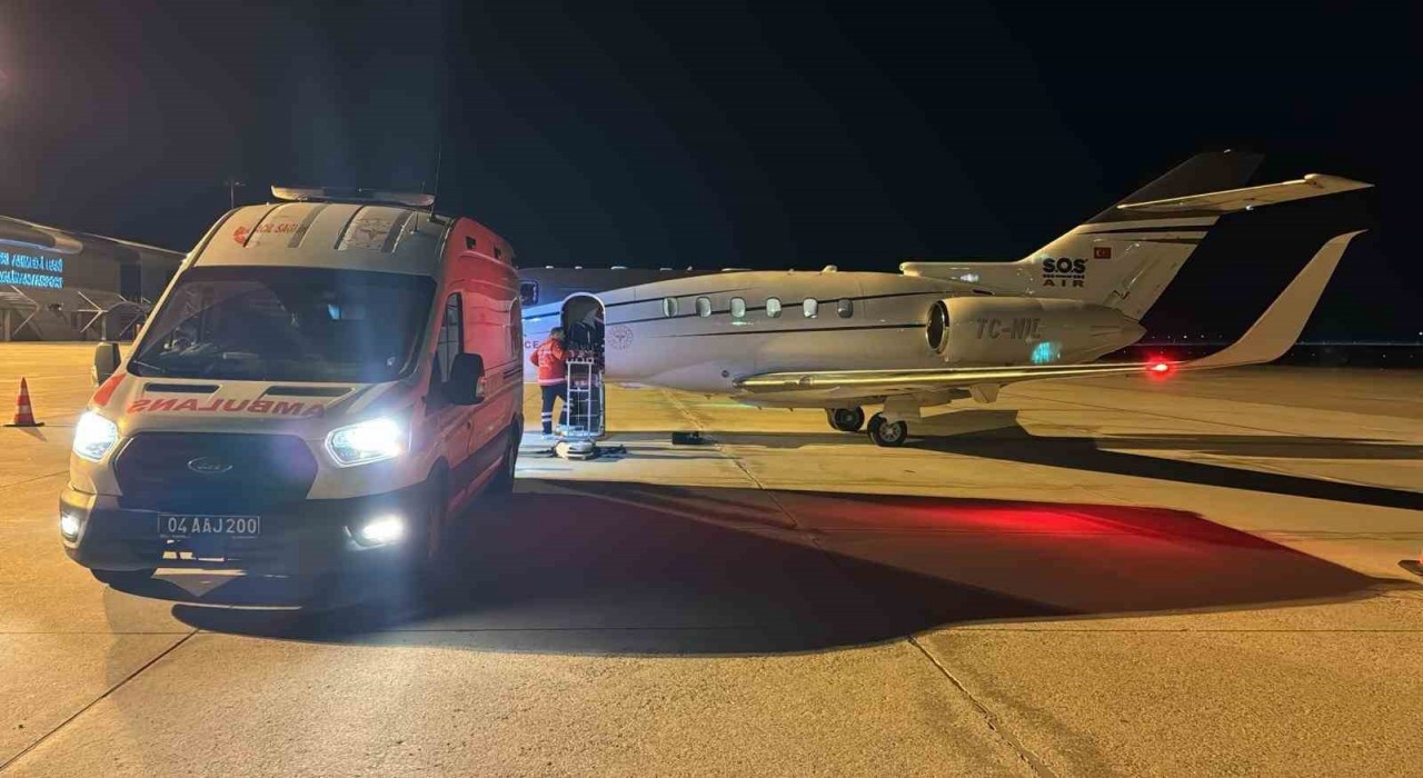 Kalp hastası genç, uçak ambulansla Ankaraya sevk edildi