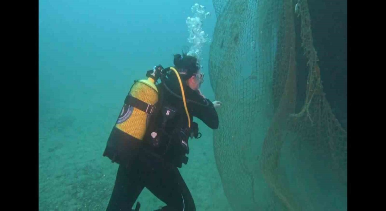 Karaburunda hayalet ağlar toplandı