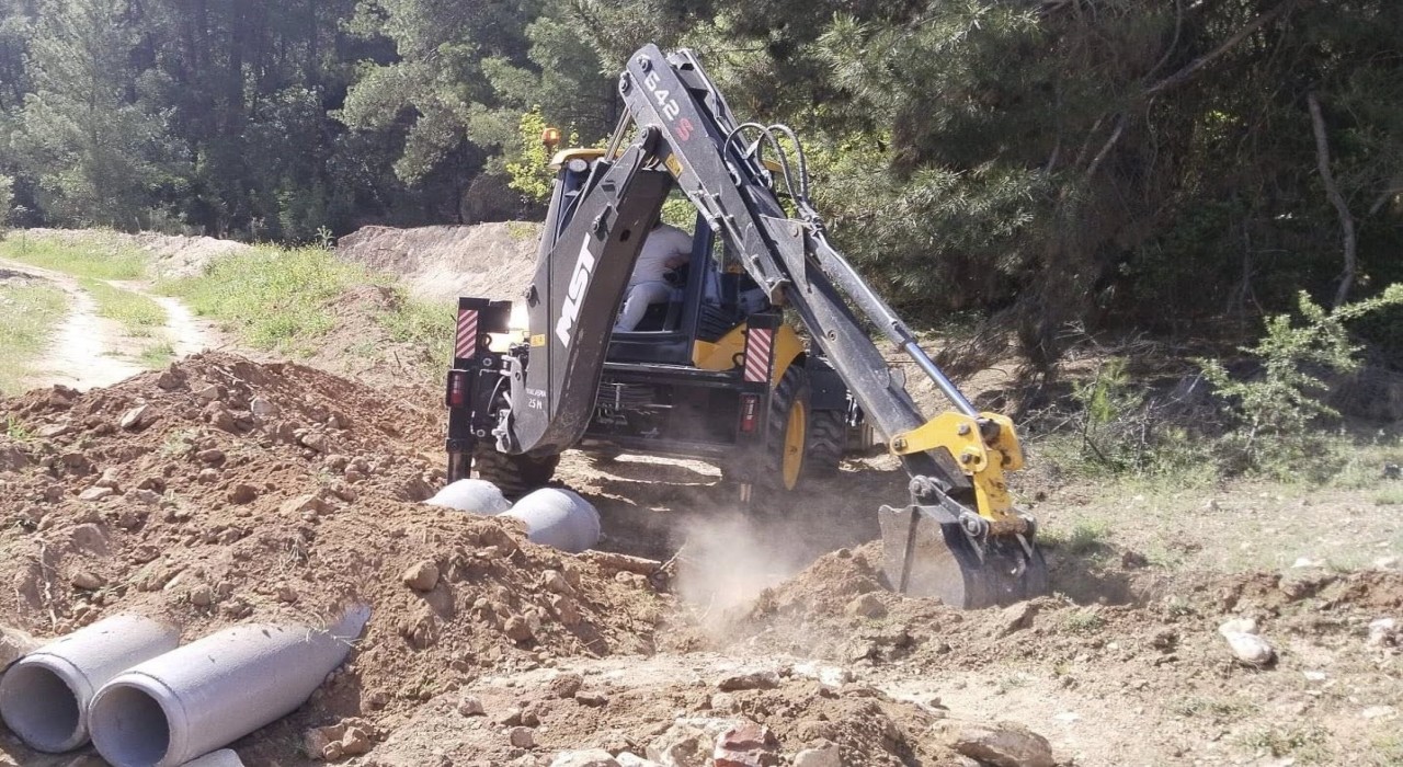 Karacasuda yağmur suyu tahliye hattı güçleniyor