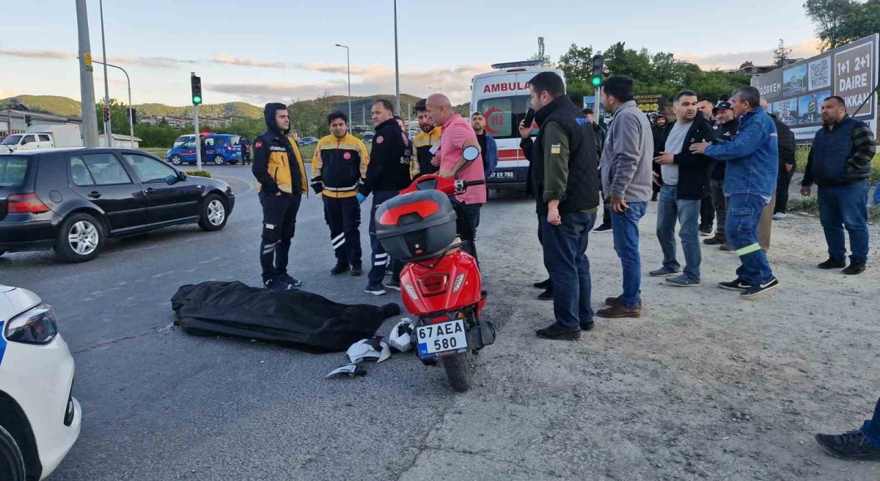 Karadeniz Ereğlide tır ile çarpışan motosikletin sürücüsü hayatını kaybetti