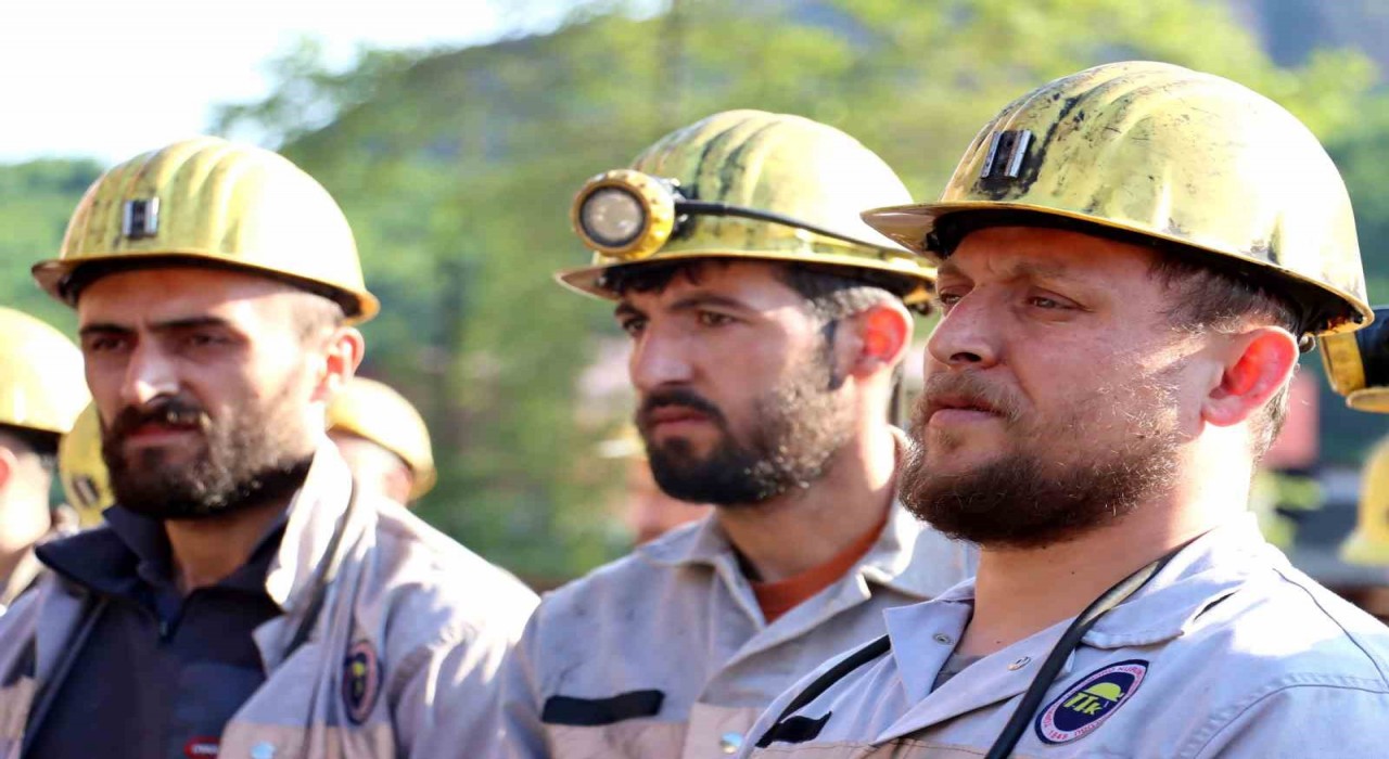 Karadonda hayatını kaybeden 30 madenci 15. yıldönümünde dualarla anıldı