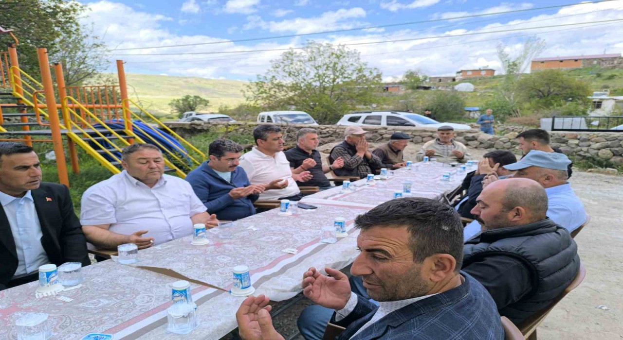 Karahallı köyünde yağmur duası yapıldı