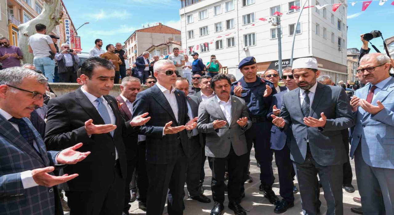 Karamanda 748. Türk Dil Bayramı ve Yunus Emreyi anma etkinlikleri başladı