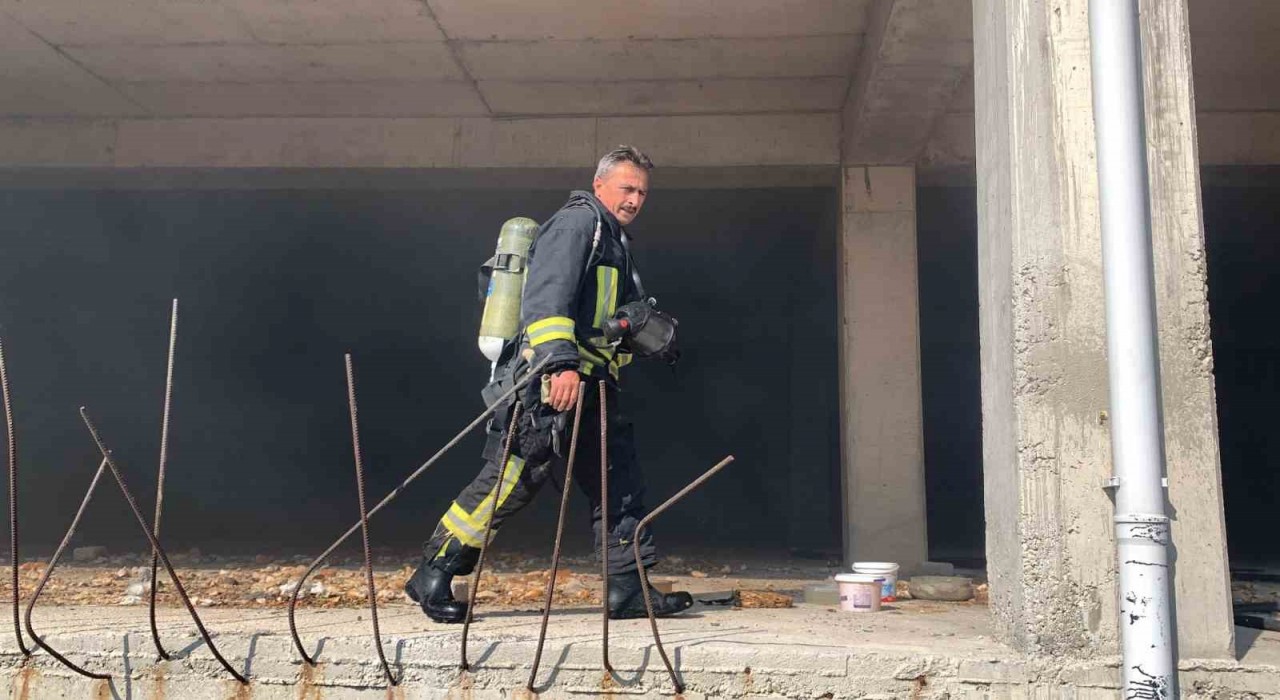 Karamanda cami otoparkında yangın