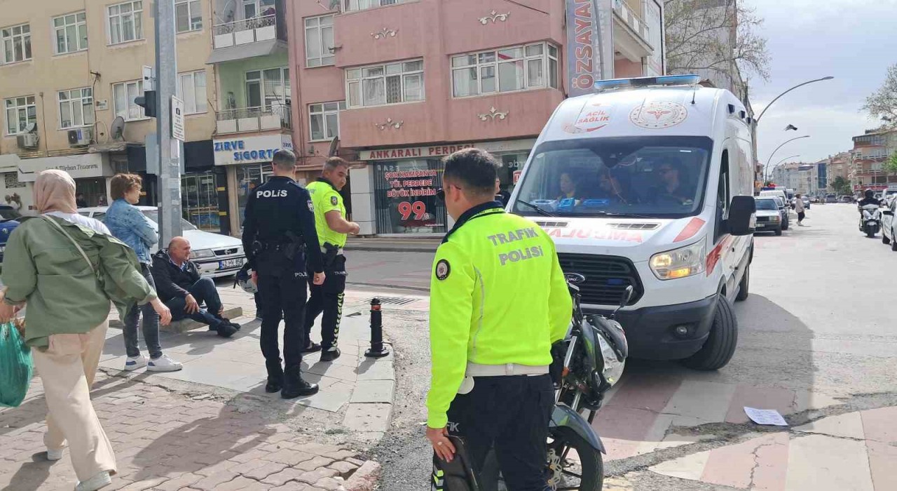 Karamanda ciple motosiklet çarpıştı: 2 yaralı