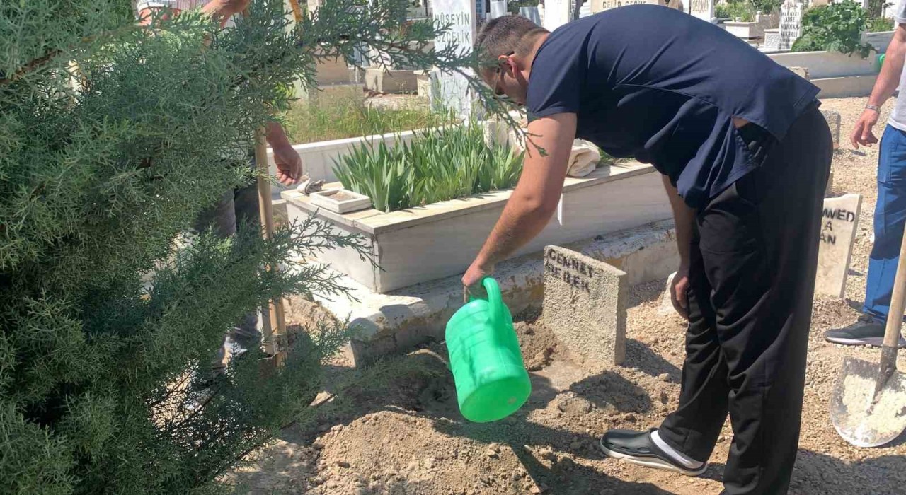 Karamanda hastane tuvaletinde ölü doğan 5 aylık bebek defnedildi