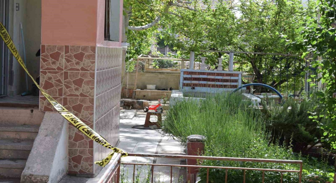 Karamanda havuza düşen 3 yaşındaki çocuk yaşam mücadelesi veriyor