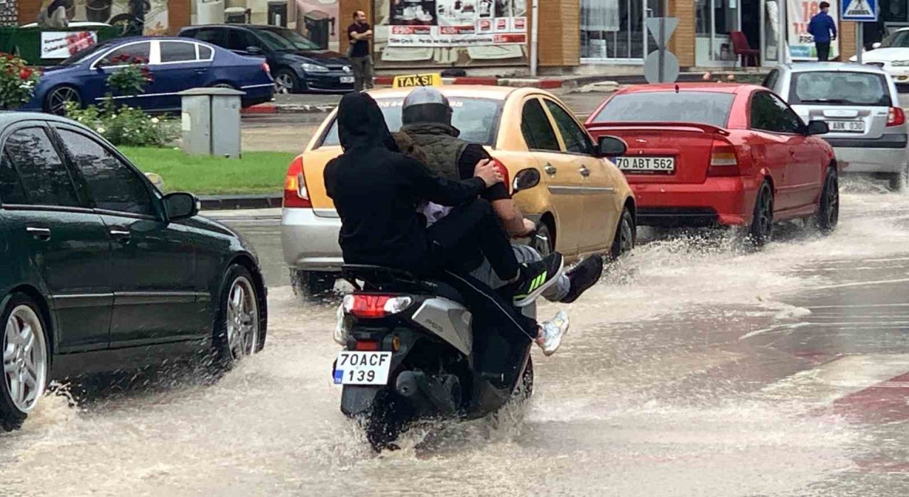 Karamanda sağanak yağış etkili oldu