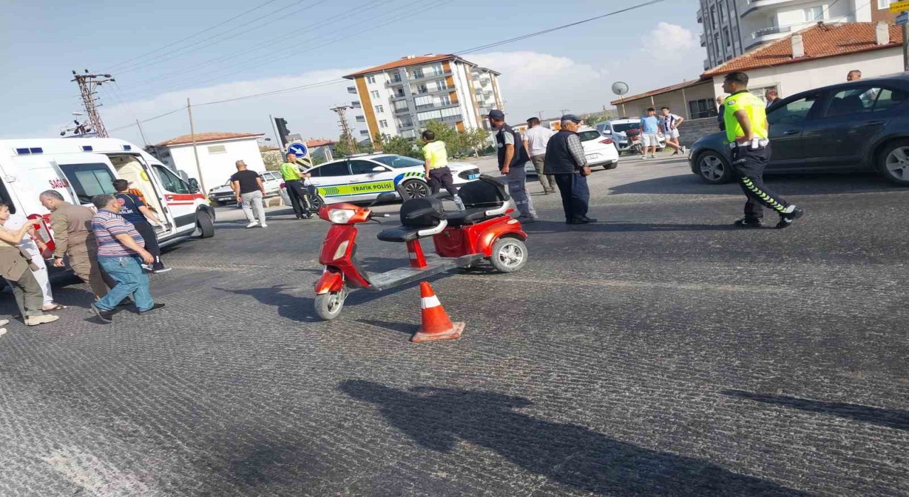 Karapınarda trafik kazaları: 2 yaralı