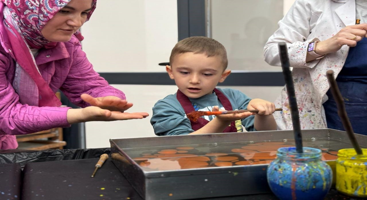 Karasu SGMde çocuklar şenlikte gönüllerince eğlendi