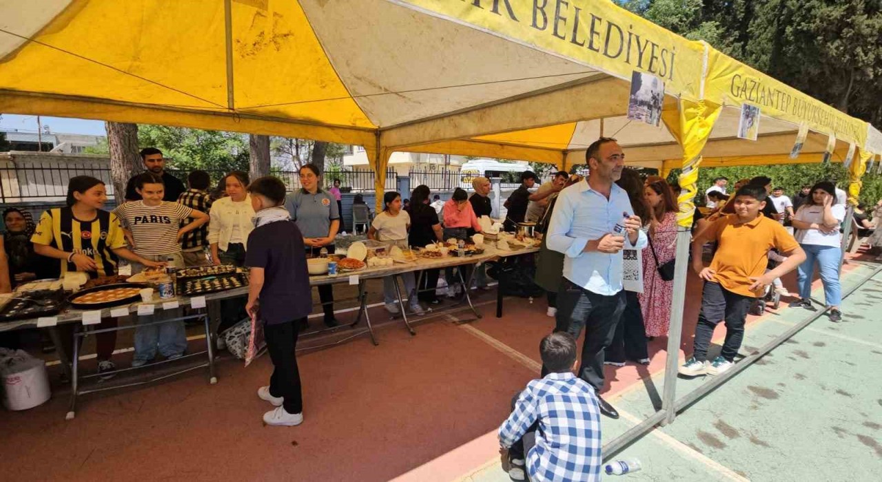 Karkamışta Gazze ve Doğu Türkistan yararına hayır düzenlendi