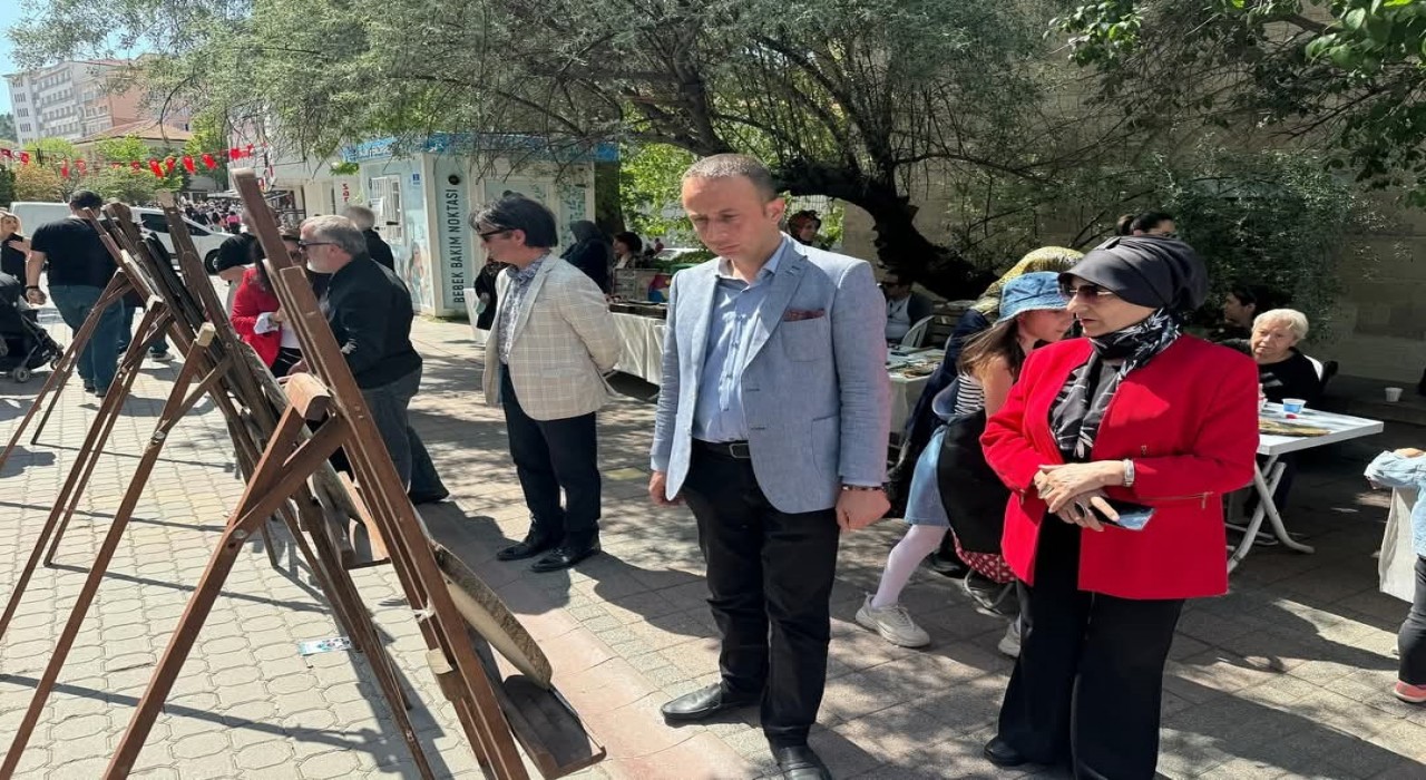 Karma Sergi Sevgi Yolunda sanatseverlerle buluştu